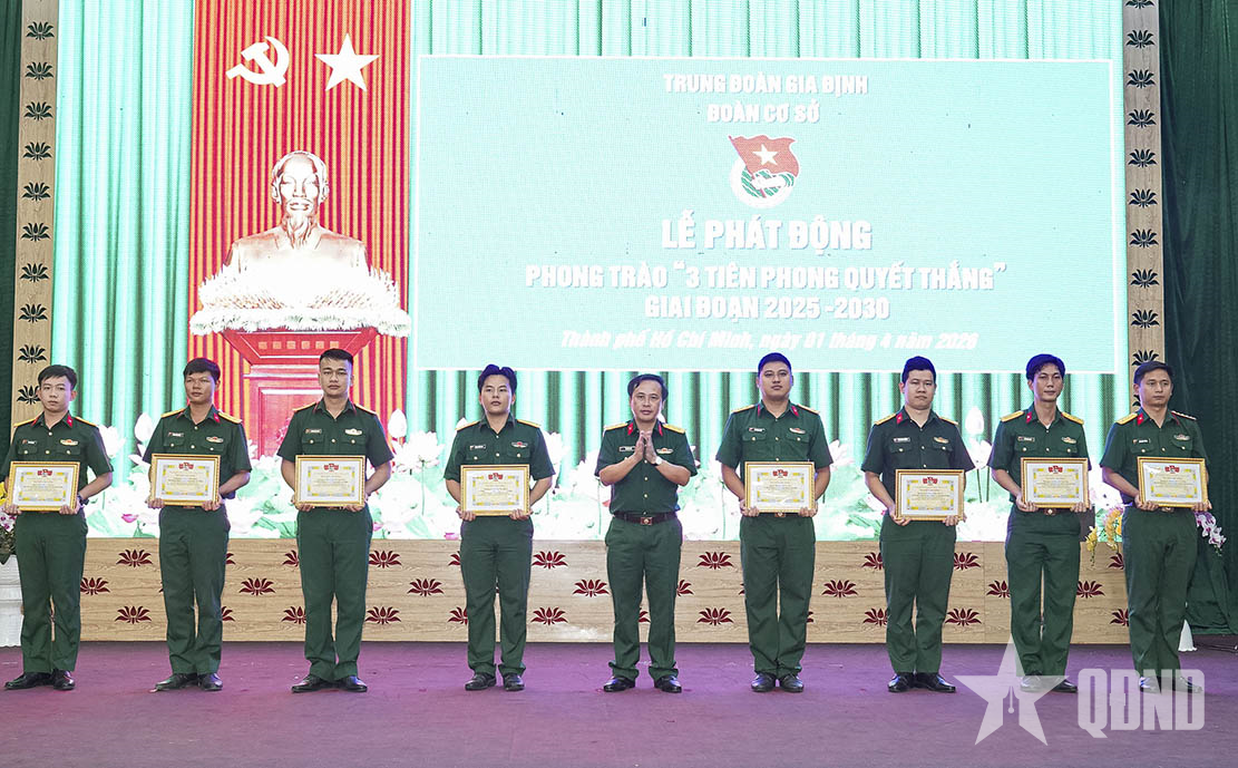 Trung đoàn Gia Định phát động phong trào “3 Tiên phong quyết thắng”